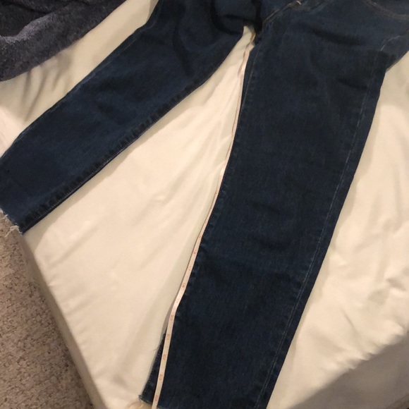 Levi’s wedgie jeans inseam ~24.5 inches - Picture 4 of 5